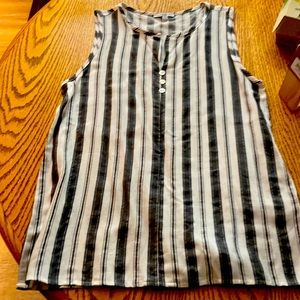 White birch sleeveless blouse striped with buttons